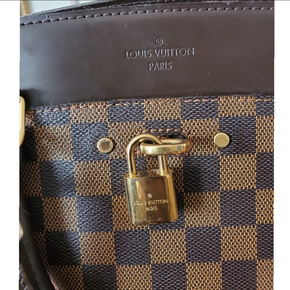 Louis Vuitton Rivoli MM - Picture 7 of 14